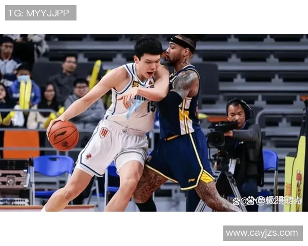 CBA激战山东男篮迎战青岛队期待精彩对决与球员表现的巅峰较量