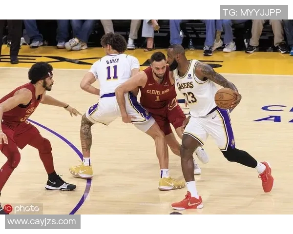 湖人对阵骑士精彩直播回顾11月22日比赛全程分析与亮点集锦 湖人对阵骑士精彩直播回顾11月22日比赛全程分析与亮点集锦