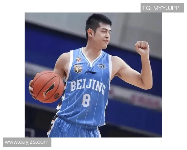 方硕的篮球之路：从青涩少年到职业赛场的奋斗与荣耀