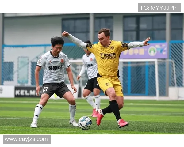 劳顿联与坦帕湾暴徒激战正酣谁能在这场对决中笑到最后