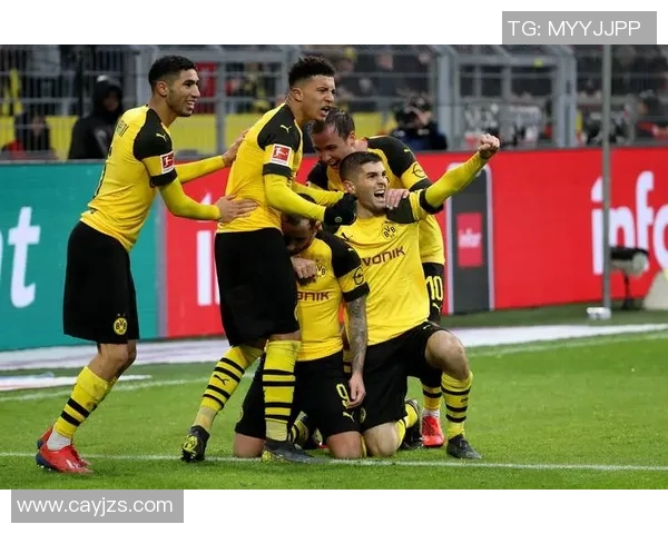 多特蒙德球迷骚乱事件引发欧冠禁赛三场及高额罚款 多特蒙德球迷骚乱事件引发欧冠禁赛三场及高额罚款