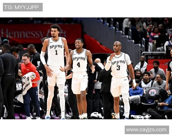 热火与黄蜂季后赛首战激战正酣球迷期待精彩对决与惊喜时刻